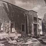 L�idea era quella di demolire l�edificio, cosa che per� non avvenne. Cos� la dimora fu presa in possesso dai giovani triggianesi che, soprattutto negli anni 90, ne fecero un luogo di ritrovo e di rifugio
